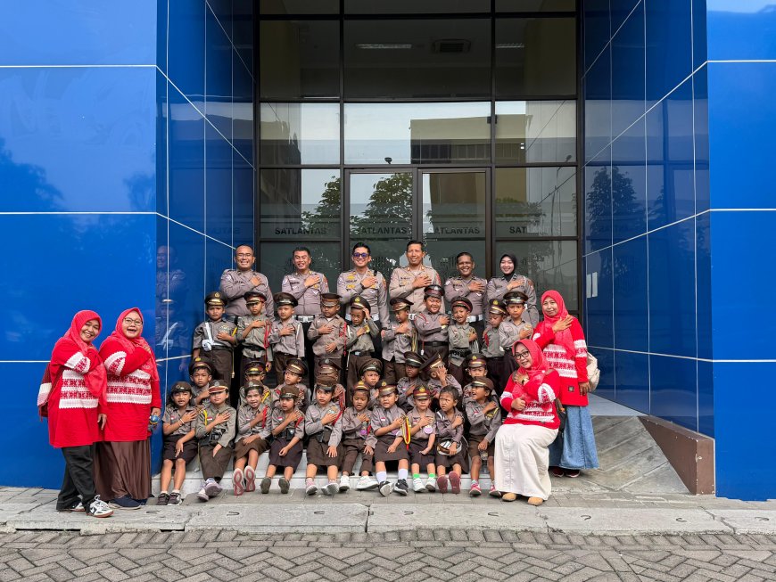 Anak-anak Diedukasi Tertib Lalu Lintas oleh Polresta Sidoarjo